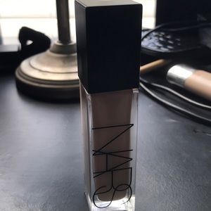 nars radiant long wear foundation shade deauville
